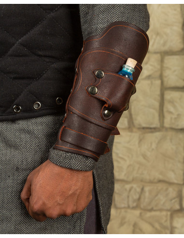 Brazalete con bolsillo para poción modelo Geralt, marrón mano derecha