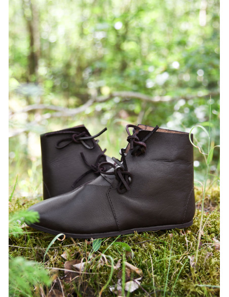 Mittelalterliche Stiefeletten mit...