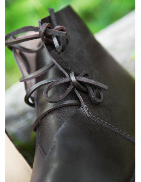 Mittelalterliche Stiefeletten mit...