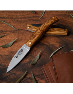Messer aus 420er Stahl, Olivengriff, Klinge 7 cm.