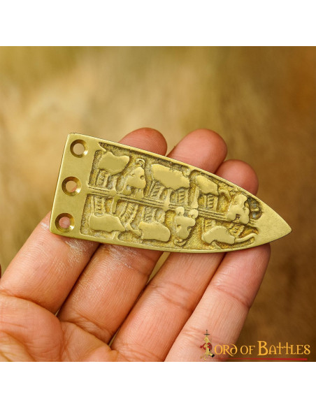 Decoratieve vikingriemtip van messing
