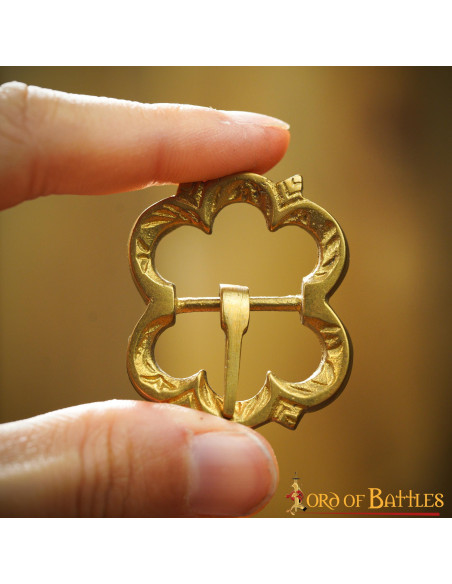 Sæt med 5 middelalderspænder til...