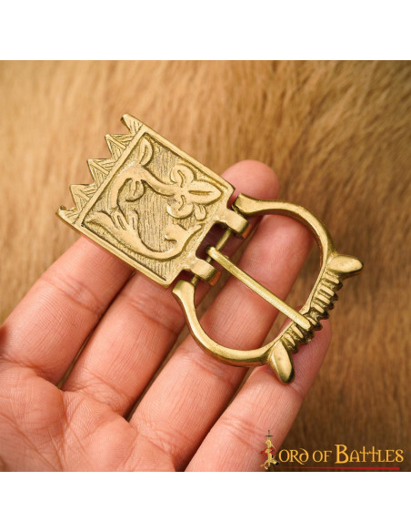 Gesp en bloemenafwerking voor...