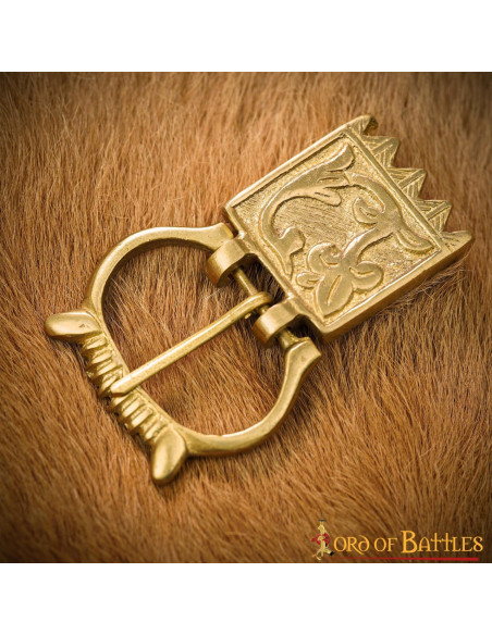 Schnalle und florales Finish für... Schnalle und florales Finish für...