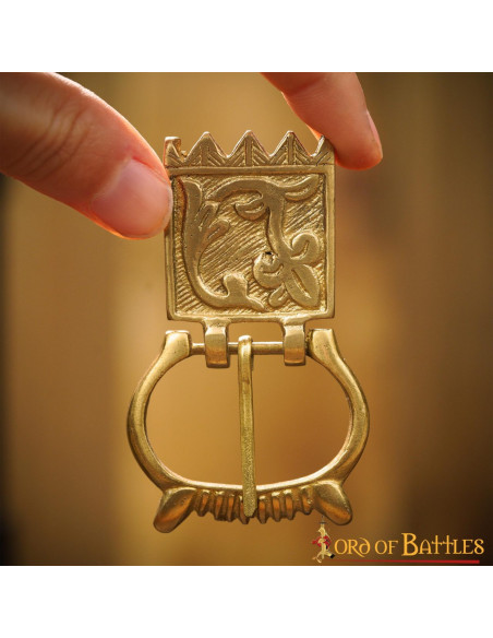 Gesp en bloemenafwerking voor...