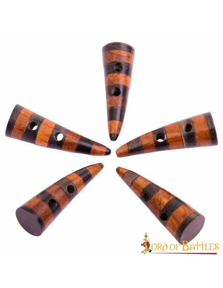 Set mit 5 verzierten Hornverschlüssen...