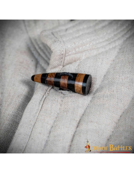 Set van 5 versierde hoornen...