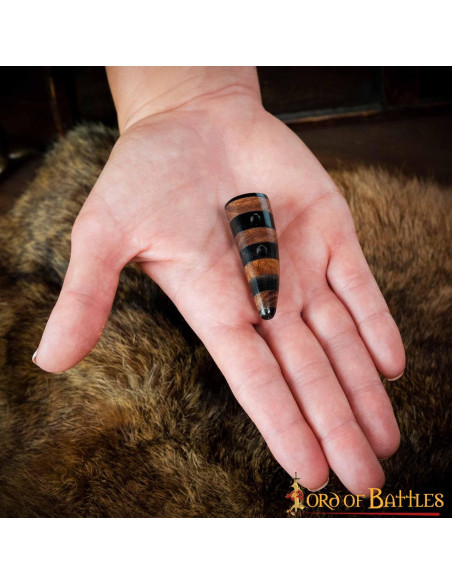 Set van 5 versierde hoornen...