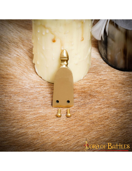 Lukning af middelalderbælte i messing...