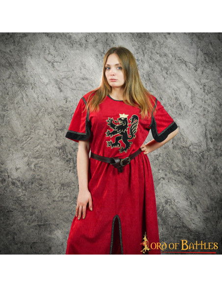 Túnica medieval roja con león rampante