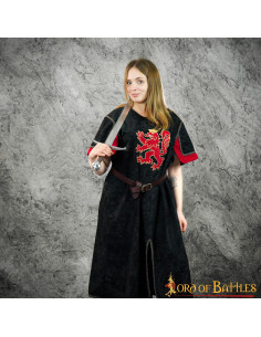Túnica medieval negra con león rampante