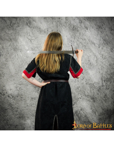 Sort middelalderlig tunika med frodig...