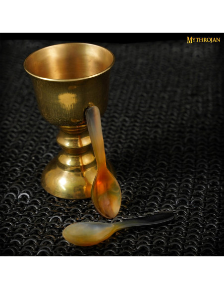 Stellen Sie 4 mittelalterliche Löffel...