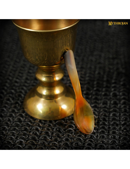 Stellen Sie 4 mittelalterliche Löffel...