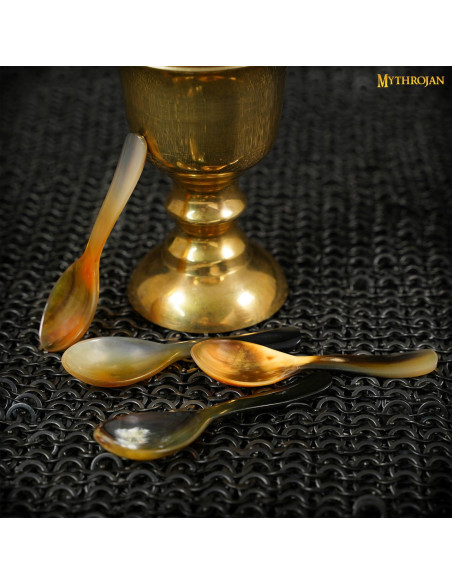 Sæt 4 middelalderlige skeer i...