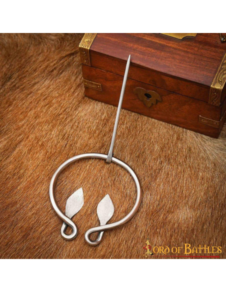 Broche hoja celta en acero inoxidable