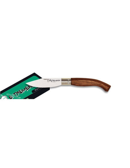 Messer der Marke Extremeña mit klassischer Spitze (18,8 cm).