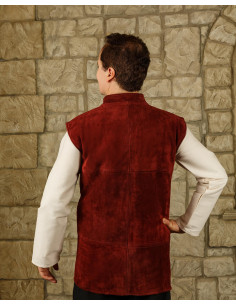 Laertes Renaissance Weste aus burgunderrotem Wildleder 2