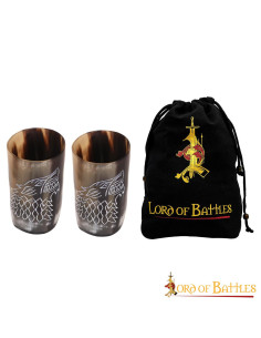 Set van 2 hoornen glazen met Wolf decoratie (200 ml.)