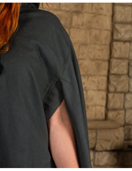 Middelalderkappe, ravnetype, i lærred...