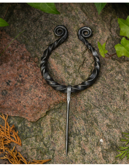 Stor Angús fibula til kjoler og kapper