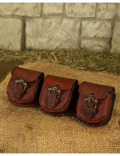 Set aus 3 mittelalterlichen Löwen-Gürteltaschen in Braun