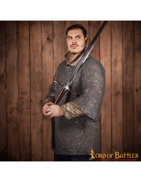 Langärmliges Kettenhemd mit flachen,...