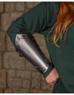 Middeleeuwse Mina-armbanden in staal 2