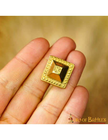 Set mit 5 dekorativen Messingnägeln...