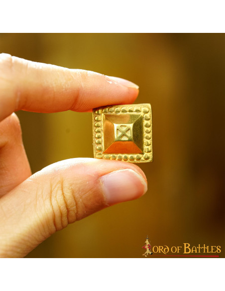 Set 5 tachuelas decorativas en latón...