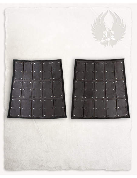 Escarcelas laterales en cuero marrón,... Escarcelas laterales en cuero marrón,...