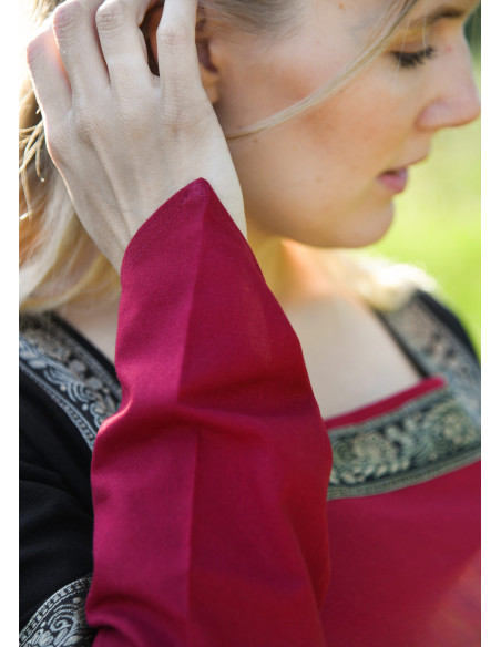 Vestido Medieval Leonor en rojo-negro