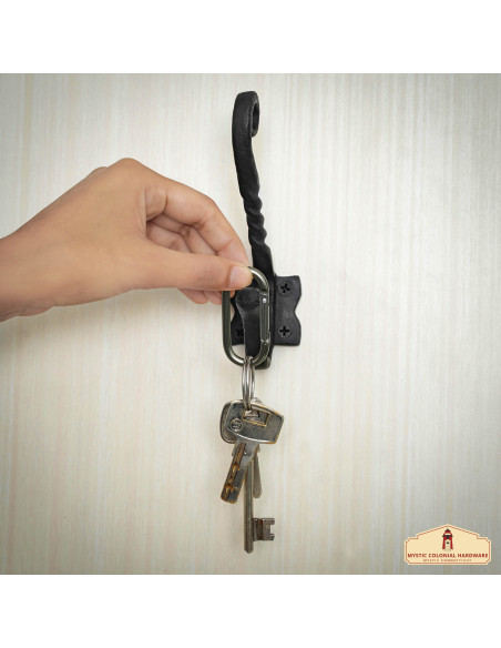 Set mit 2 Wandhaken im gotischen Stil...