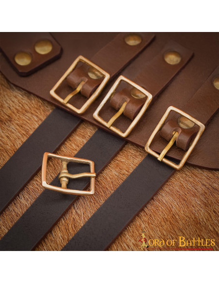 Kleine puur koperen gesp (2,8 x 2,4 cm.)