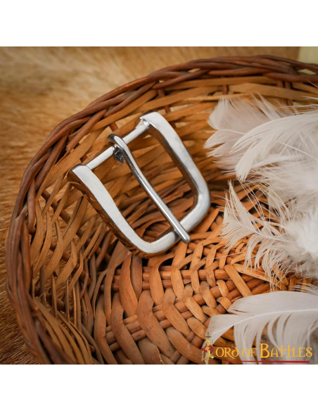 Klassische Stahlschnalle (4,3 x 4,2 cm). Klassische Stahlschnalle (4,3 x 4,2 cm).