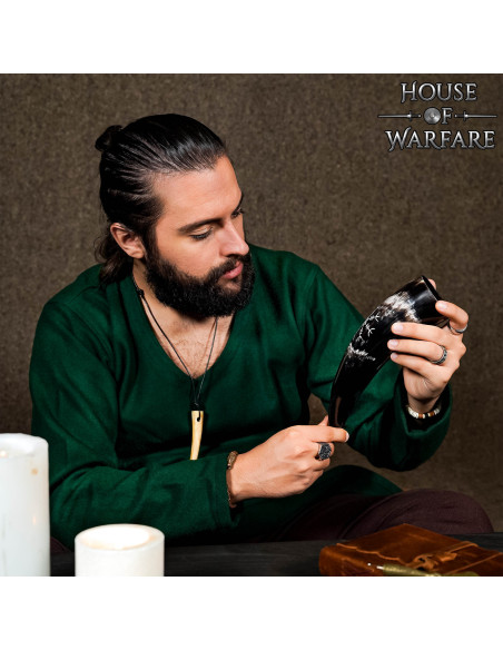 Håndskåret Aegishjalmur design...