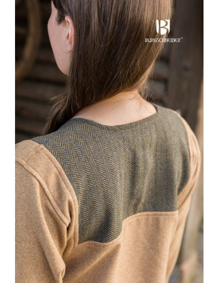 Middeleeuws kleedmodel Rus Jadwiga,...