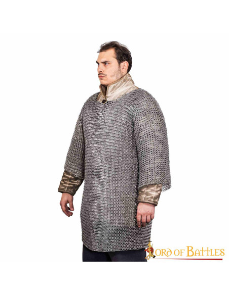 Halbarmiges Kettenhemd aus Aluminium...