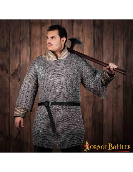 Halbarmiges Kettenhemd aus Aluminium...