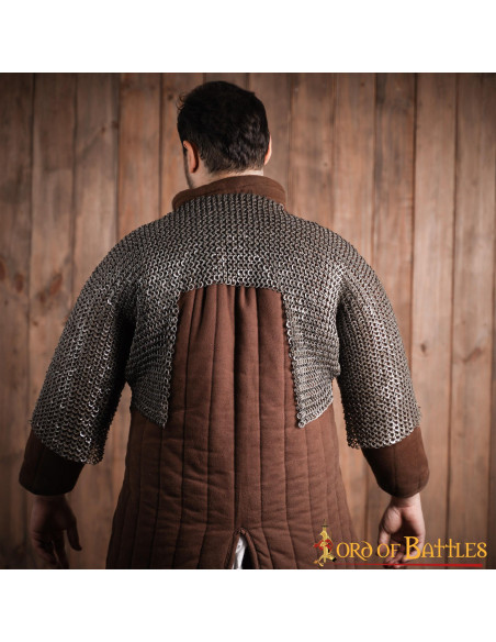 Korte maliënkolder, geklonken en...