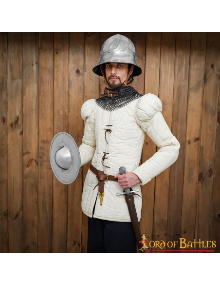 Funktioneller runder Stahlschild zum...