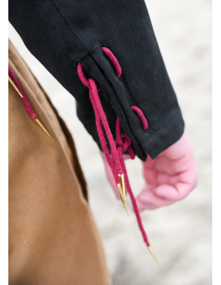 Zwart Bernhard middeleeuws doublet...