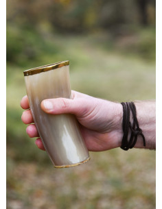 Vaso medieval cuerno con borde en latón (200-300 ml.) 2