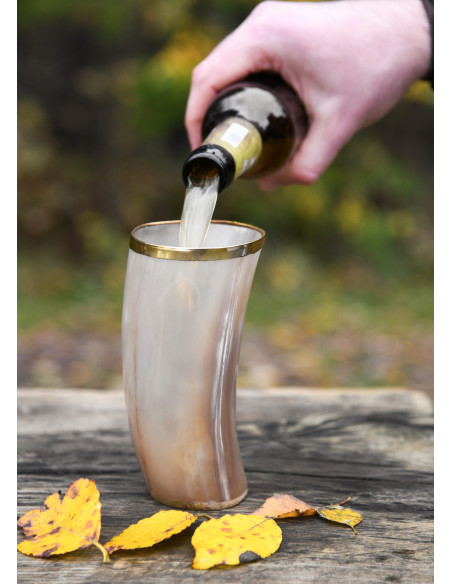 Vaso medieval cuerno con borde en...