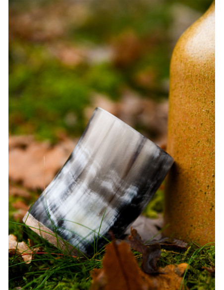 Mittelalterglas, Schnapsglas aus Horn...