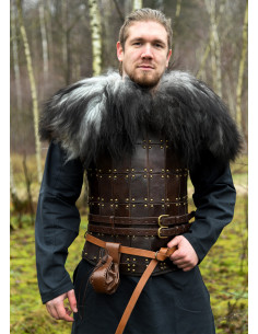 Skulderbetræk til krigere i nordisk fåreskind
