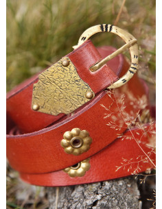 Mittelalterlicher roter Gürtel mit Blumenmotiven (165 cm). 2