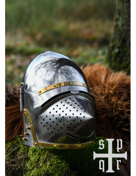 Bacinete medieval picudo con visor...