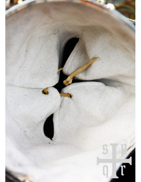 Mittelalterliches Schnabelbecken mit...