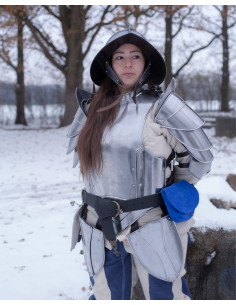 Peto medieval en acero pulido modelo Katharina